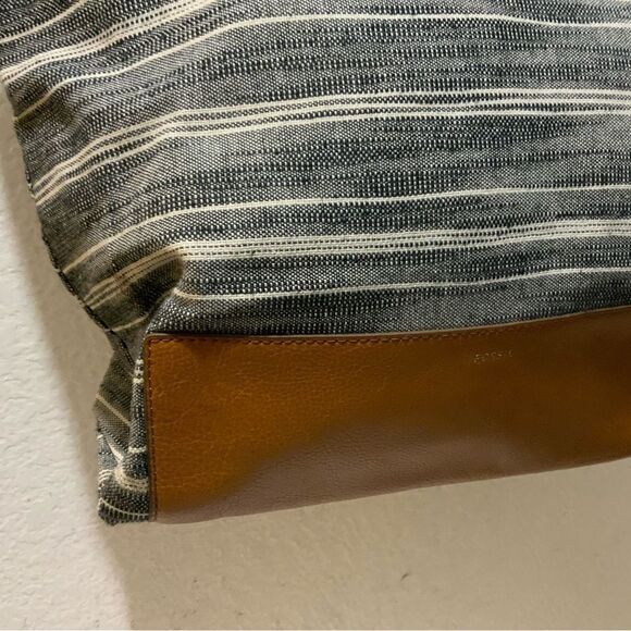 Fossil Madison Black Striped Canvas Tote Bag Purse Hand Bag top zip - Picture 4 of 12
